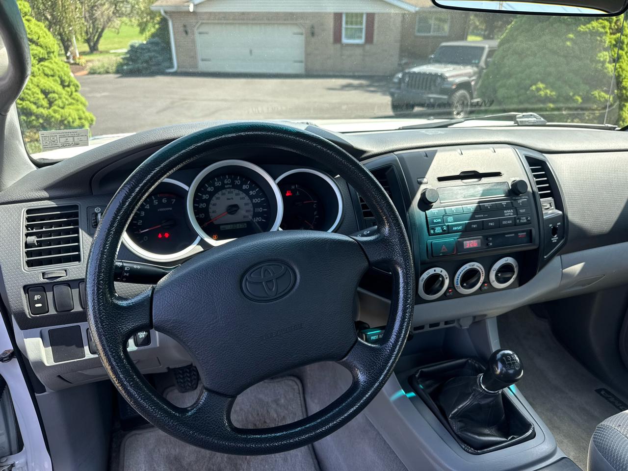 Toyota Tacoma 4WD Access I4 MT (Natl) 2009