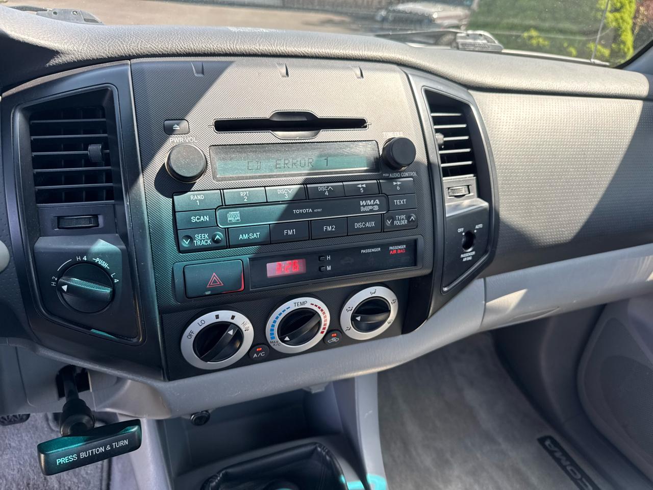 Toyota Tacoma 4WD Access I4 MT (Natl) 2009