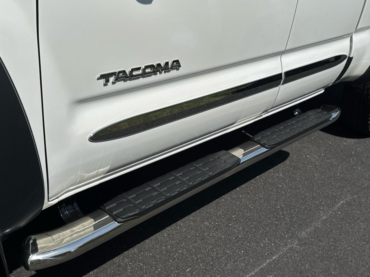 Toyota Tacoma 4WD Access I4 MT (Natl) 2009