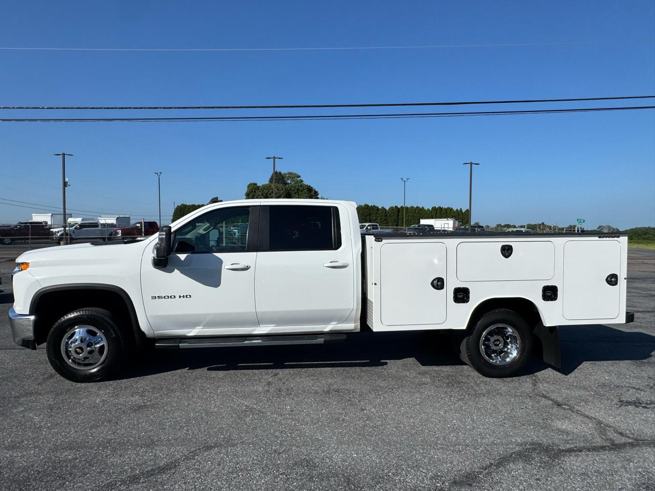 Chevrolet Silverado 3500HD CC 4WD Crew Cab 177" WB, 60" CA LT 2023