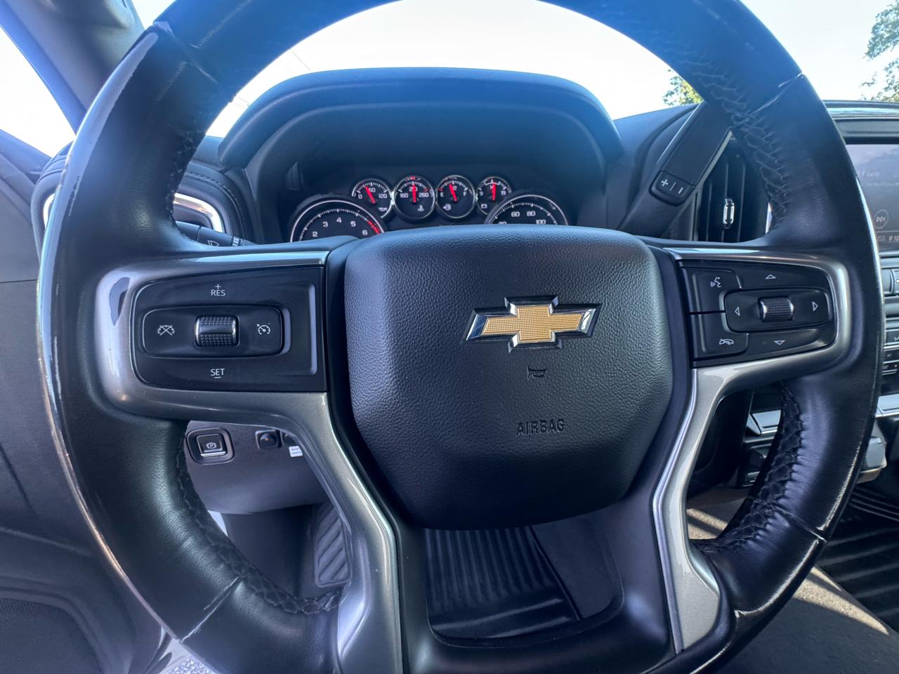 Chevrolet Silverado 3500HD CC 4WD Crew Cab 177" WB, 60" CA LT 2023