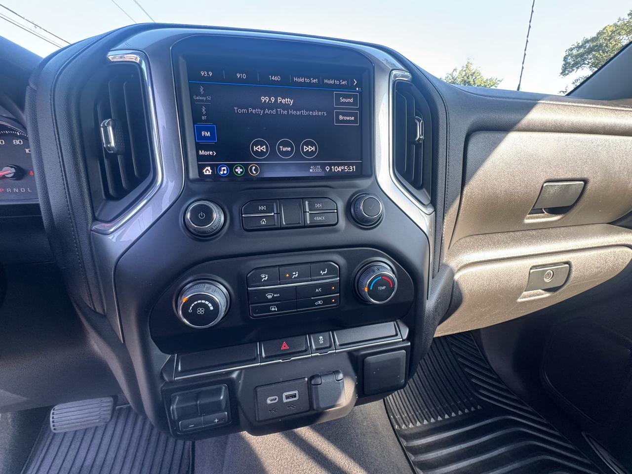 Chevrolet Silverado 3500HD CC 4WD Crew Cab 177" WB, 60" CA LT 2023