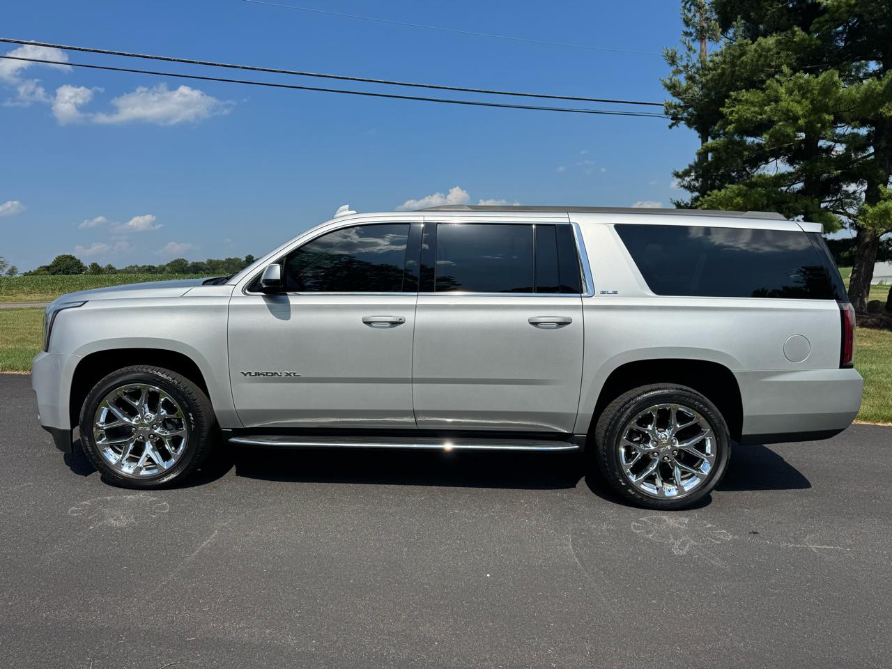 GMC Yukon XL 4WD 4dr SLE 2019