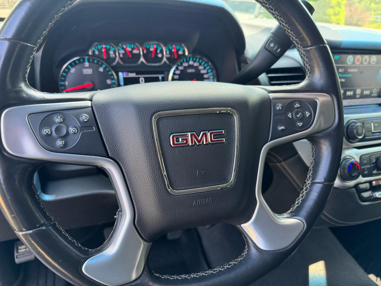GMC Yukon XL 4WD 4dr SLE 2019