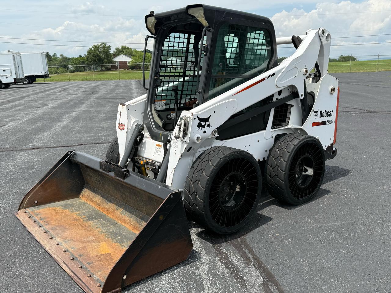 2015 Bobcat 570 
