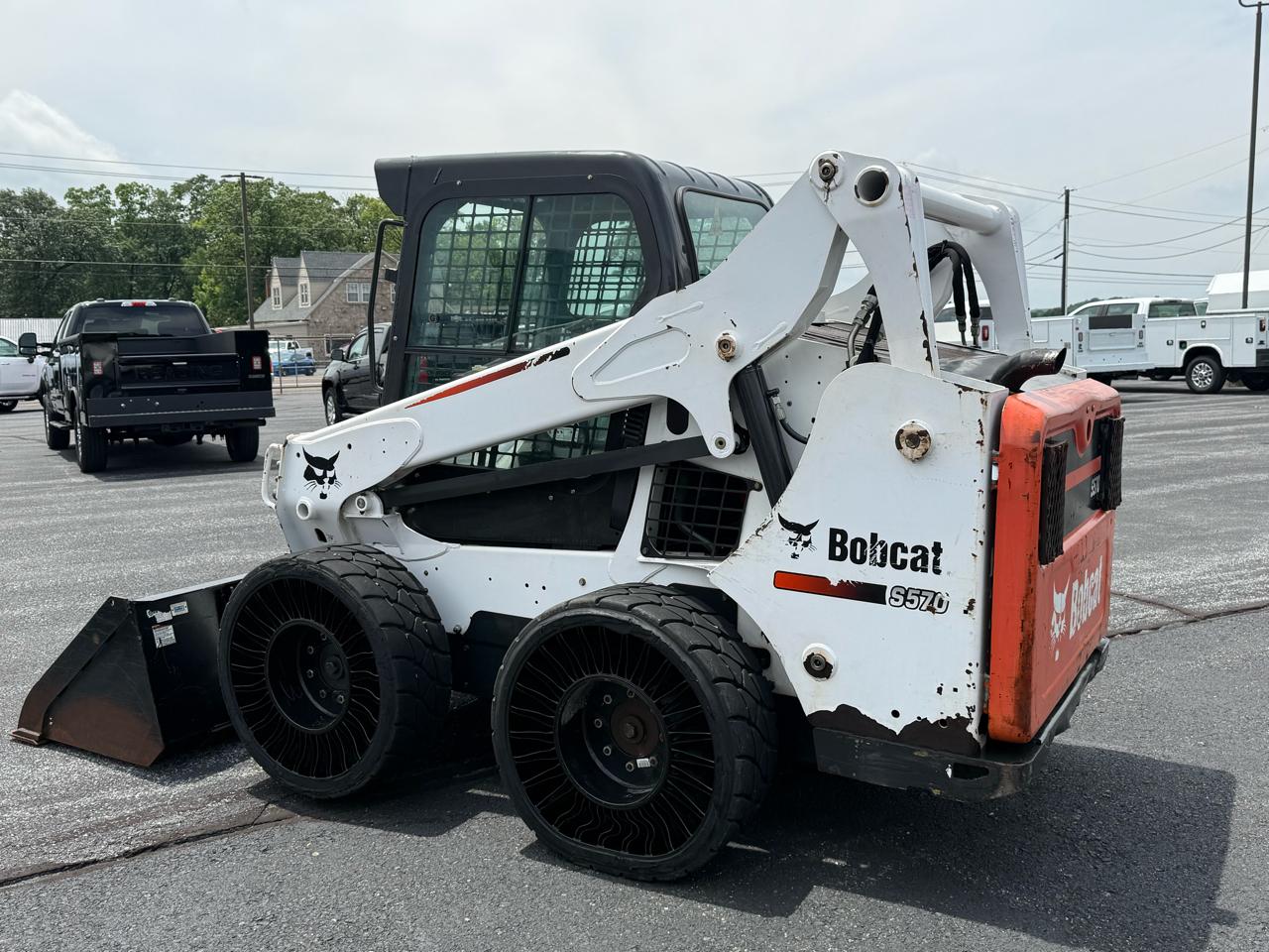 Bobcat 570  2015