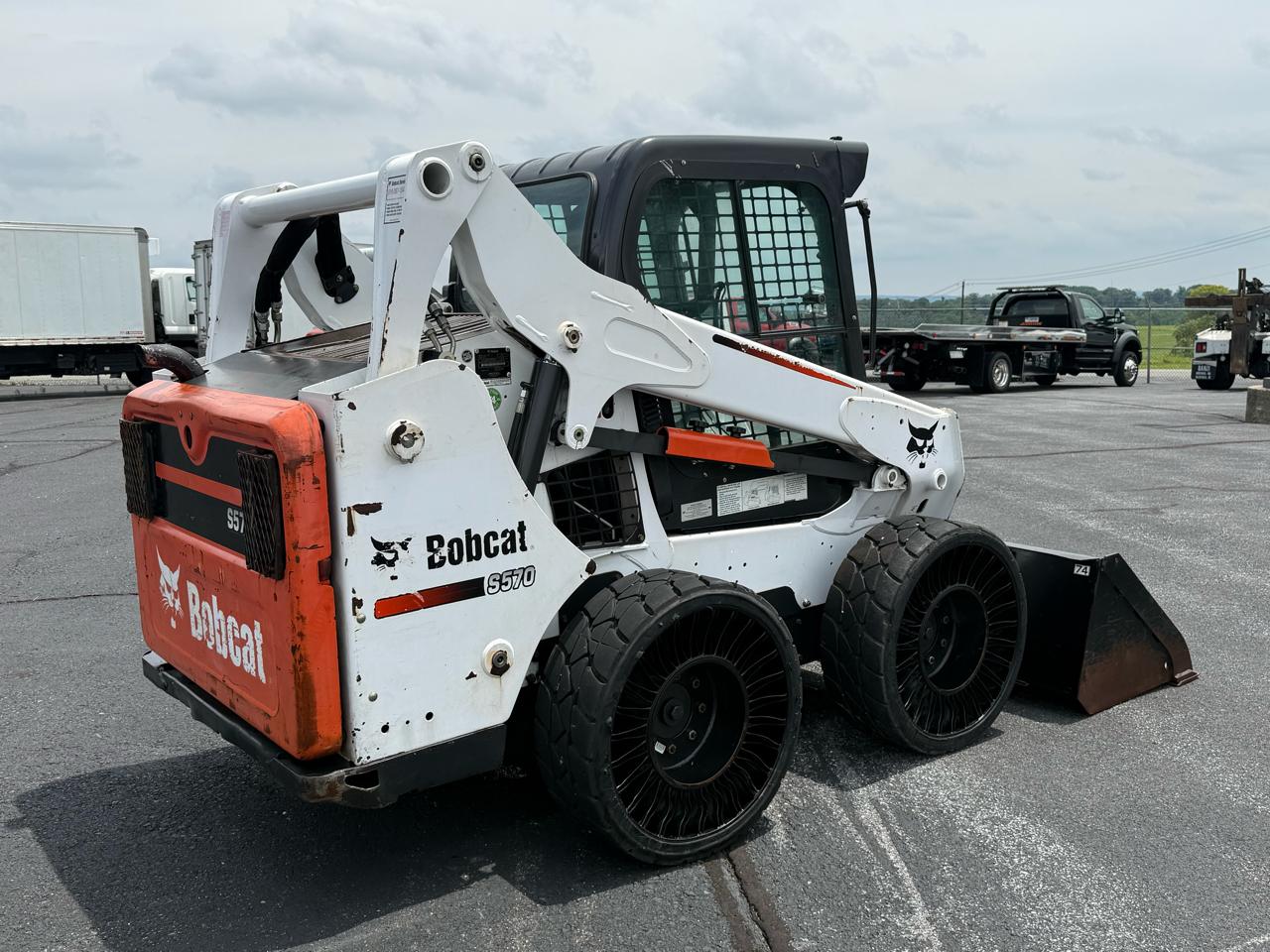 Bobcat 570  2015