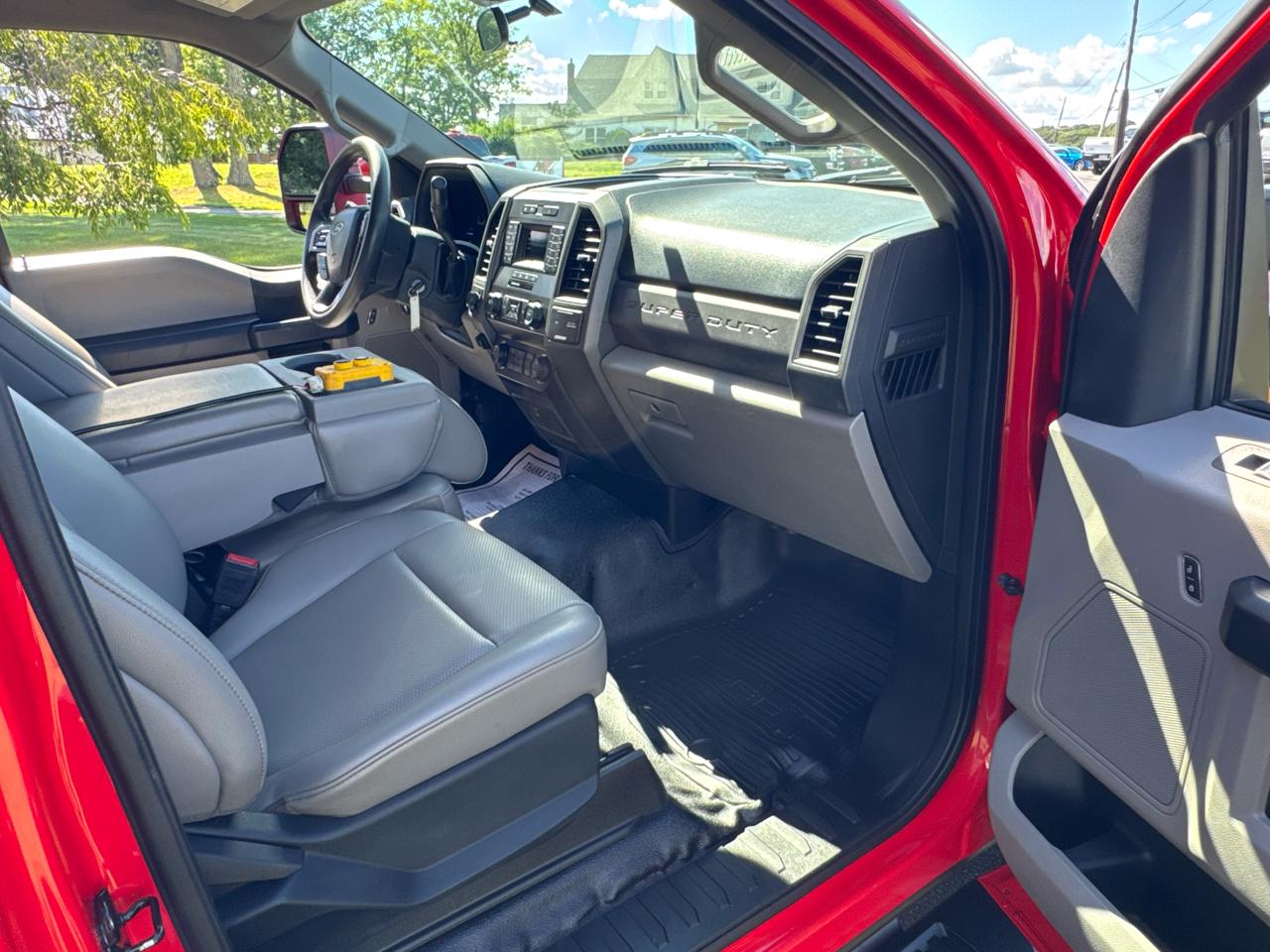 Ford Super Duty F-550 DRW XL 4WD Reg Cab 145" WB 60" CA 2021