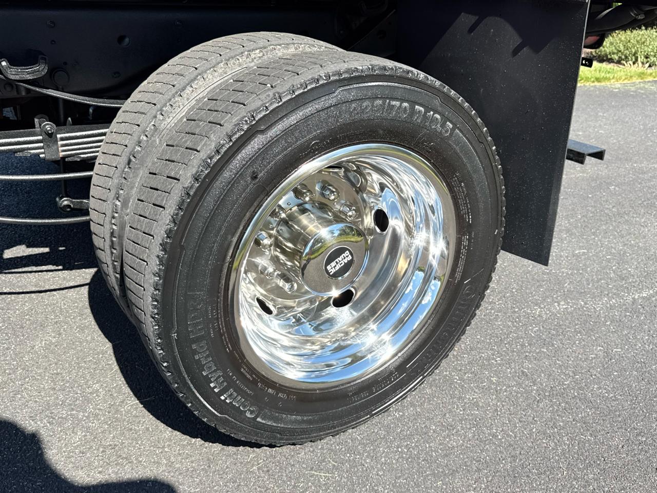 Ford Super Duty F-550 DRW XL 4WD Reg Cab 145" WB 60" CA 2021