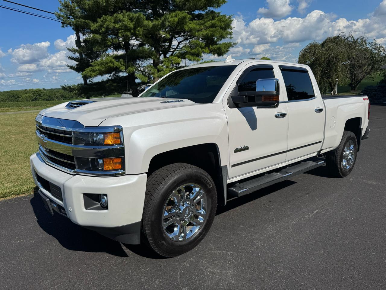 2019 Chevrolet Silverado 2500HD 4WD Crew Cab 153.7" High Country