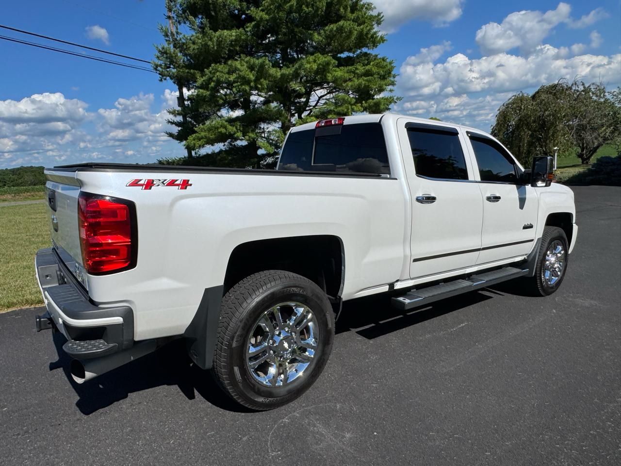 Chevrolet Silverado 2500HD 4WD Crew Cab 153.7" High Country 2019