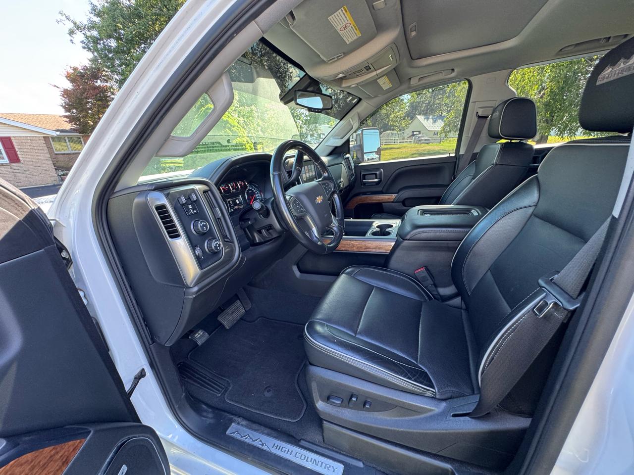 Chevrolet Silverado 2500HD 4WD Crew Cab 153.7" High Country 2019