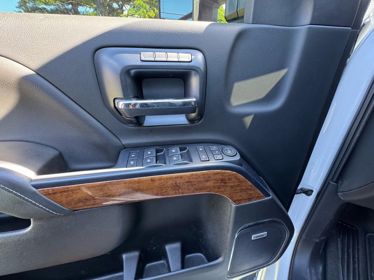 Chevrolet Silverado 2500HD 4WD Crew Cab 153.7" High Country 2019