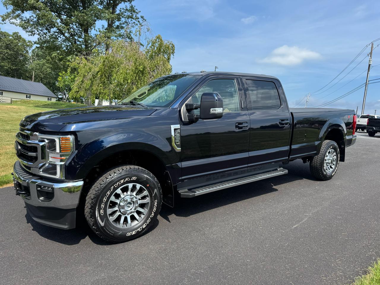 Ford Super Duty F-350 SRW Lariat 4WD Crew Cab 8' Box 2022