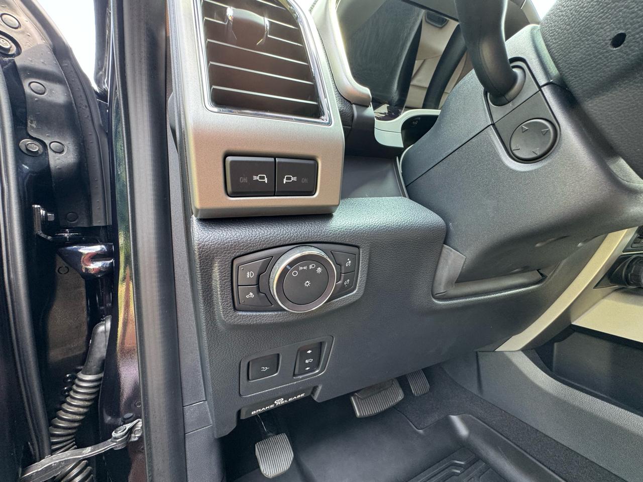 Ford Super Duty F-350 SRW Lariat 4WD Crew Cab 8' Box 2022