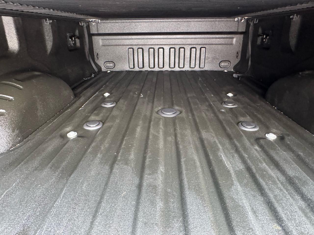 Ford Super Duty F-350 SRW Lariat 4WD Crew Cab 8' Box 2022