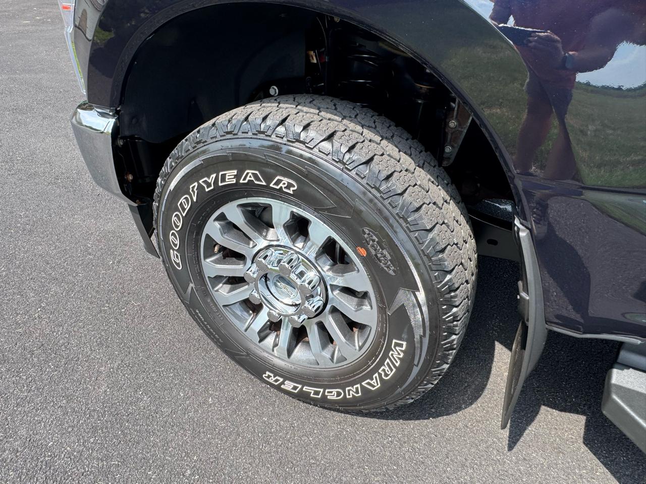 Ford Super Duty F-350 SRW Lariat 4WD Crew Cab 8' Box 2022