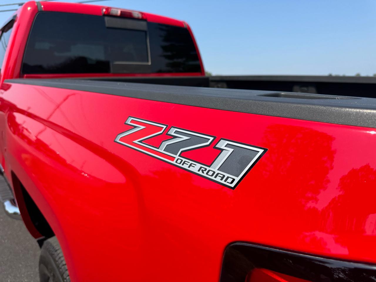 Chevrolet Silverado 2500HD Built After Aug 14 4WD Crew Cab 153.7" LTZ 2015