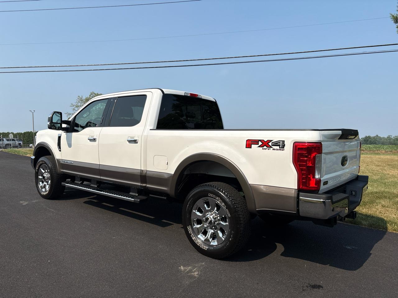 Ford Super Duty F-250 SRW Lariat 4WD Crew Cab 6.75' Box 2019