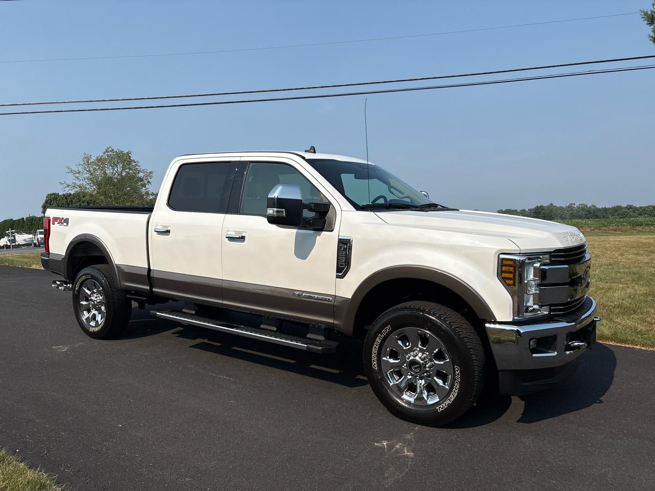 Ford Super Duty F-250 SRW Lariat 4WD Crew Cab 6.75' Box 2019