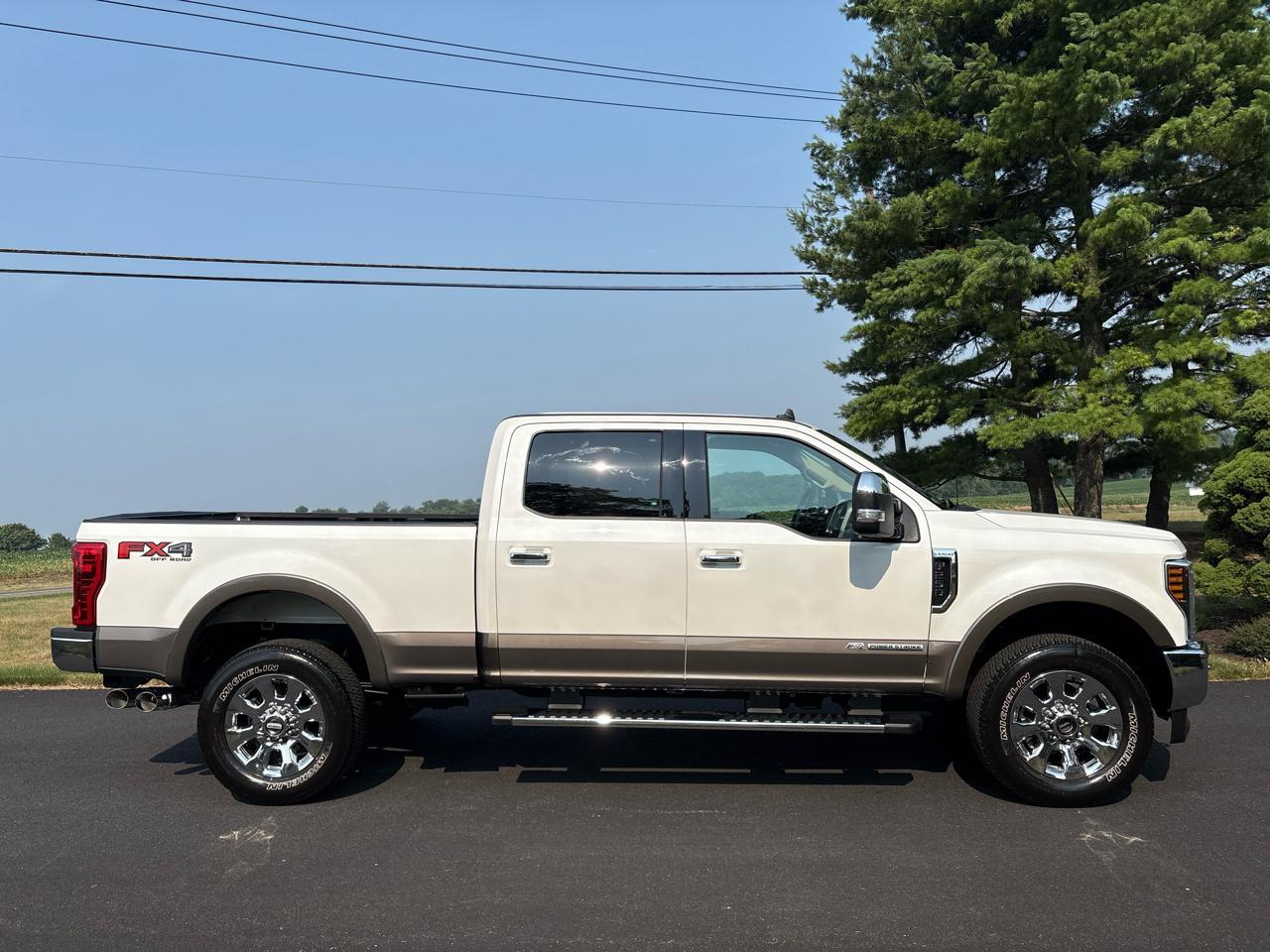 Ford Super Duty F-250 SRW Lariat 4WD Crew Cab 6.75' Box 2019