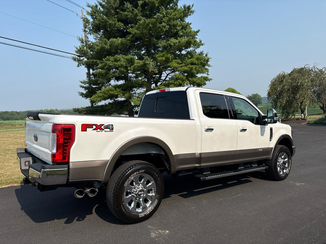 Ford Super Duty F-250 SRW Lariat 4WD Crew Cab 6.75' Box 2019