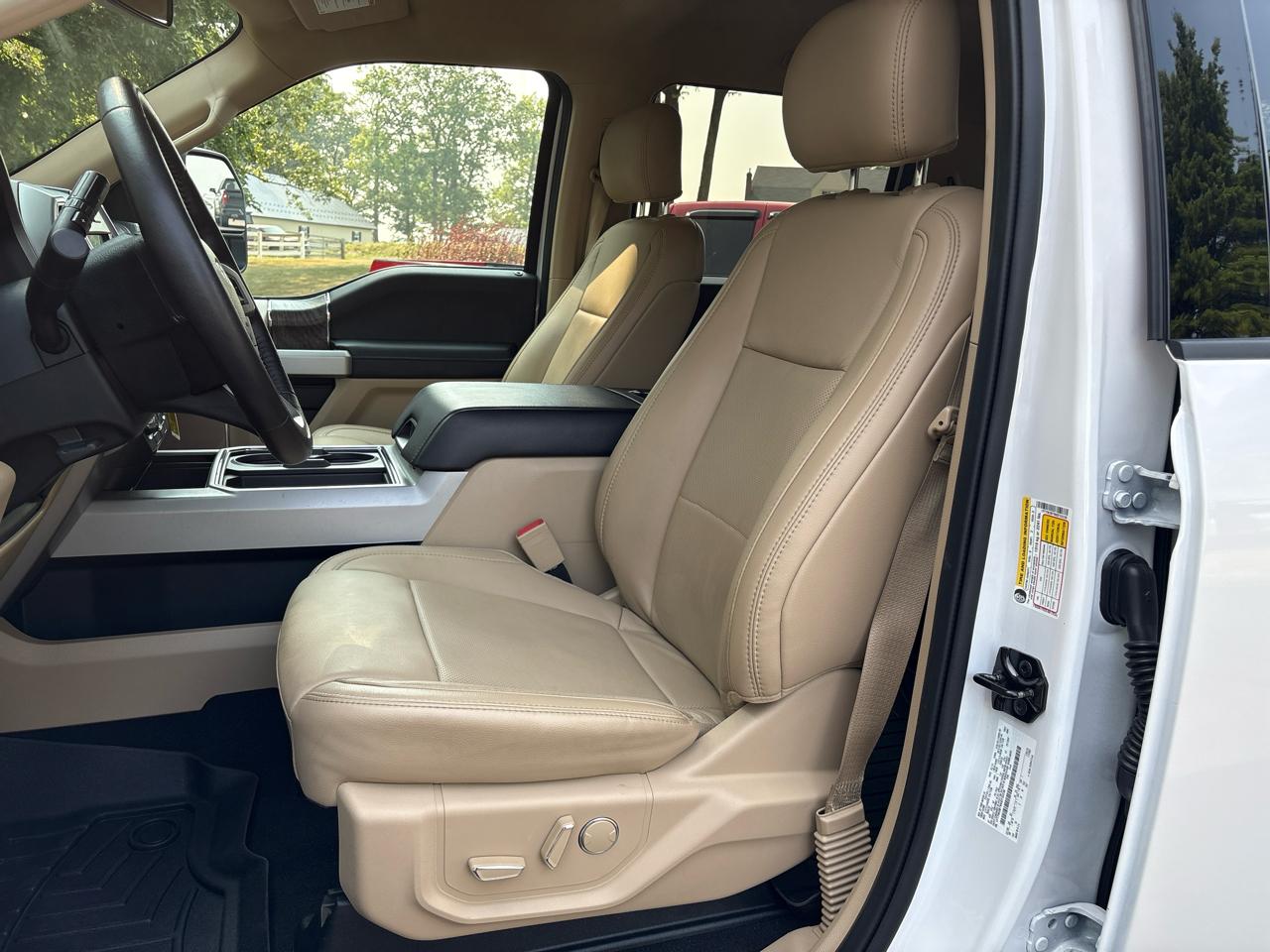 Ford Super Duty F-250 SRW Lariat 4WD Crew Cab 6.75' Box 2019