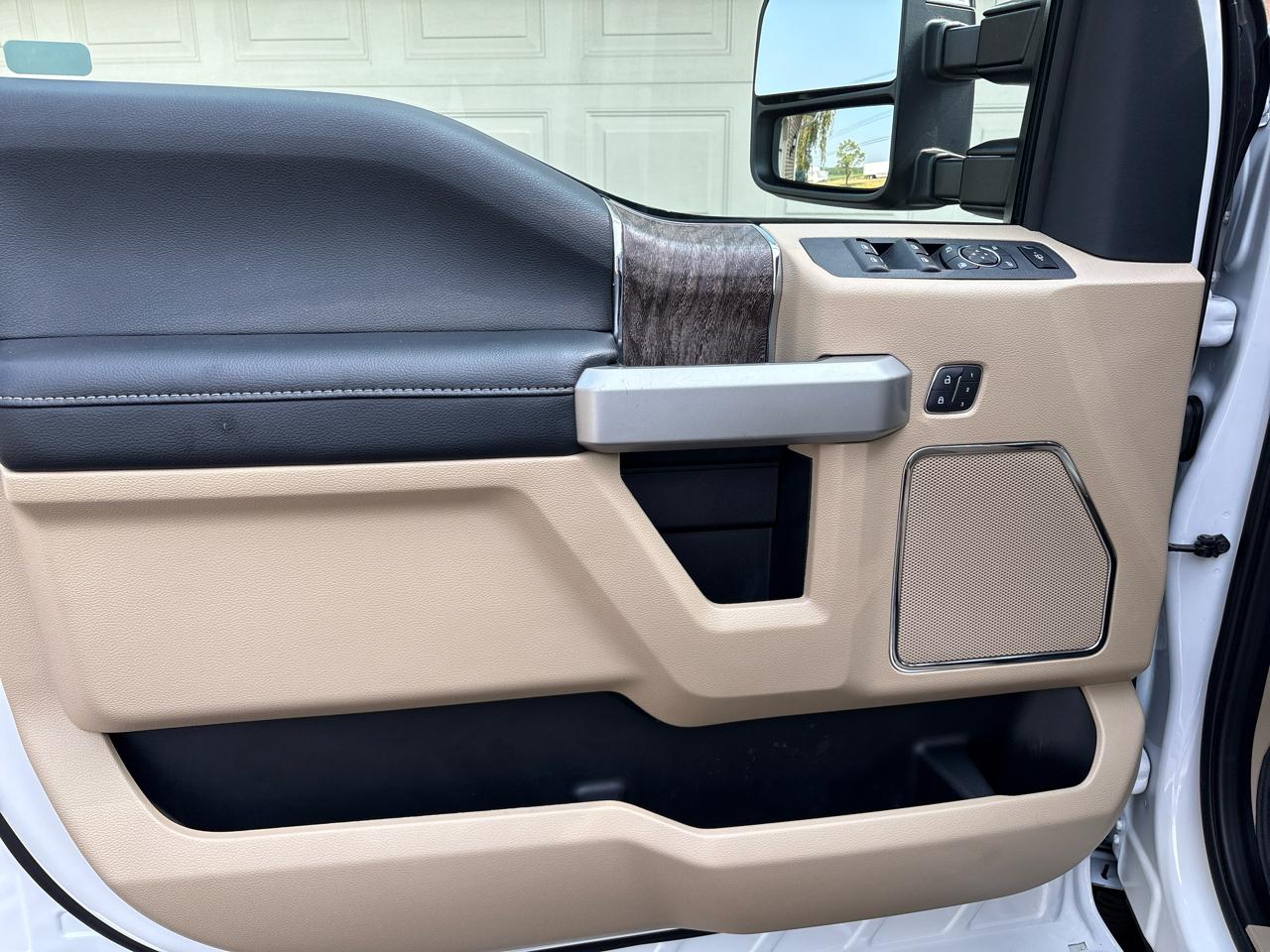 Ford Super Duty F-250 SRW Lariat 4WD Crew Cab 6.75' Box 2019