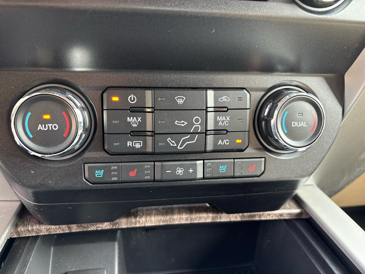 Ford Super Duty F-250 SRW Lariat 4WD Crew Cab 6.75' Box 2019
