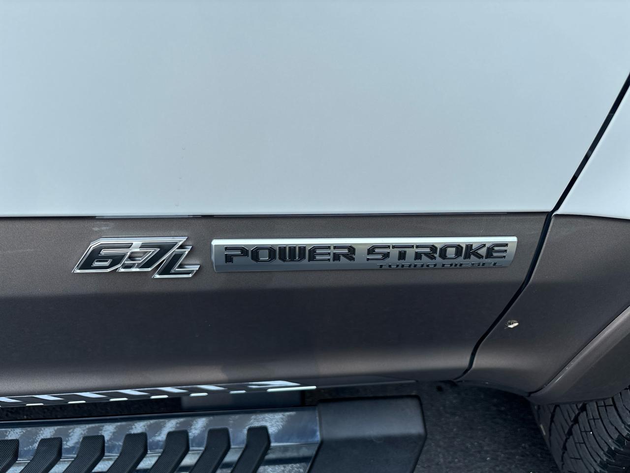 Ford Super Duty F-250 SRW Lariat 4WD Crew Cab 6.75' Box 2019