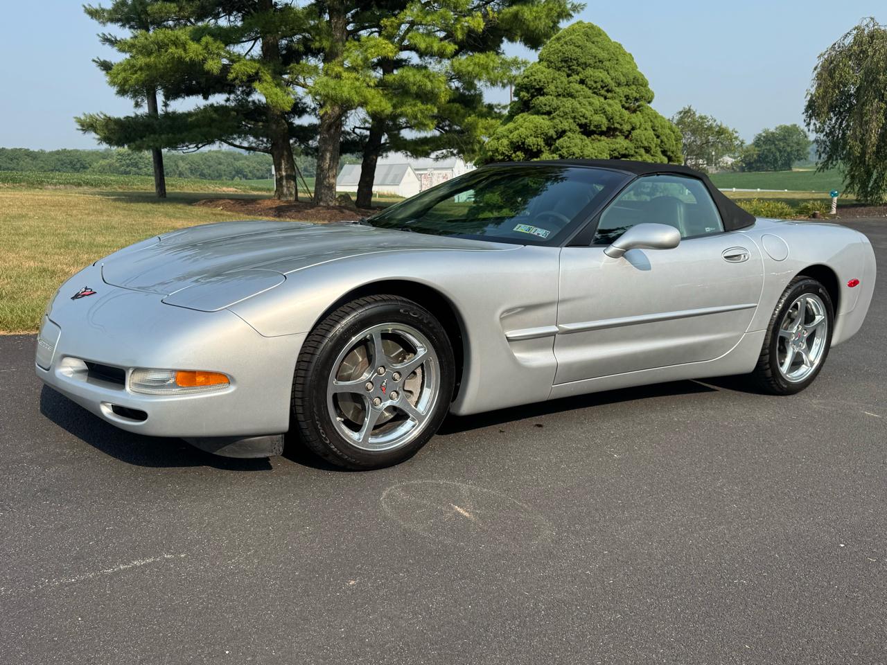 Chevrolet Corvette 2dr Convertible 2002