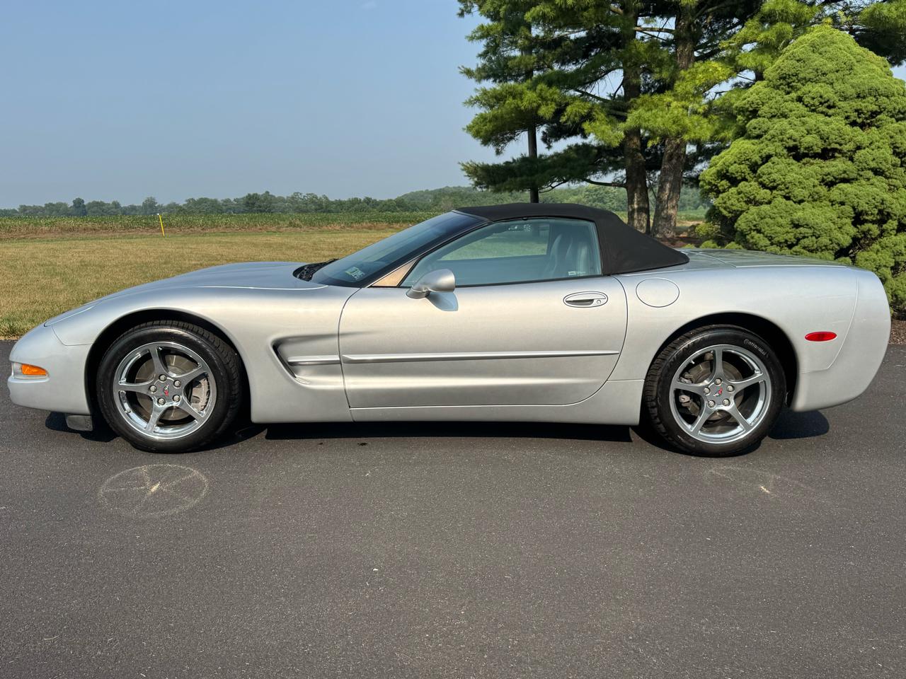 Chevrolet Corvette 2dr Convertible 2002