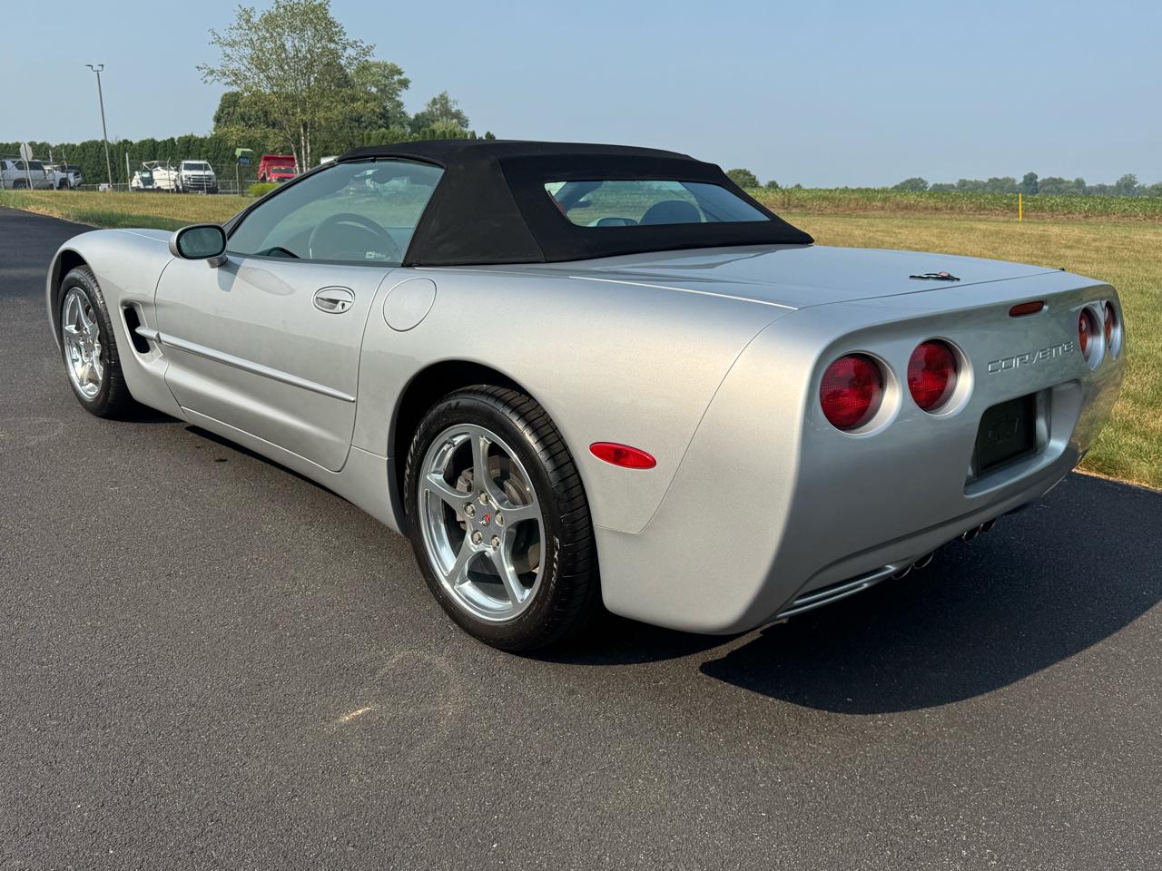 Chevrolet Corvette 2dr Convertible 2002