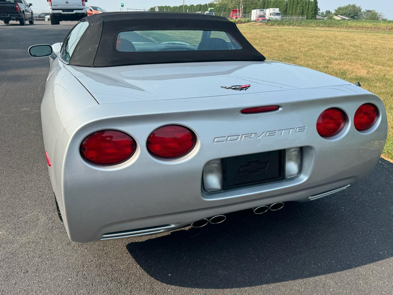 Chevrolet Corvette 2dr Convertible 2002