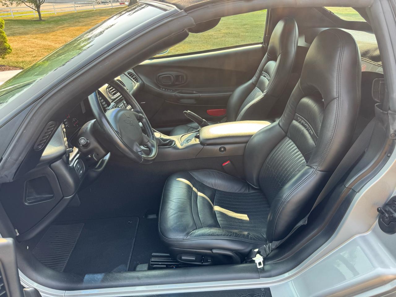 Chevrolet Corvette 2dr Convertible 2002