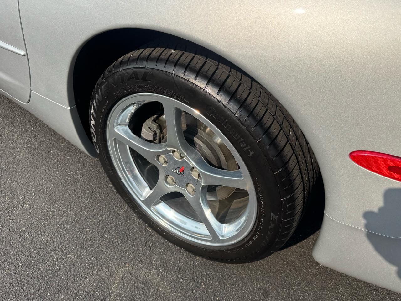 Chevrolet Corvette 2dr Convertible 2002