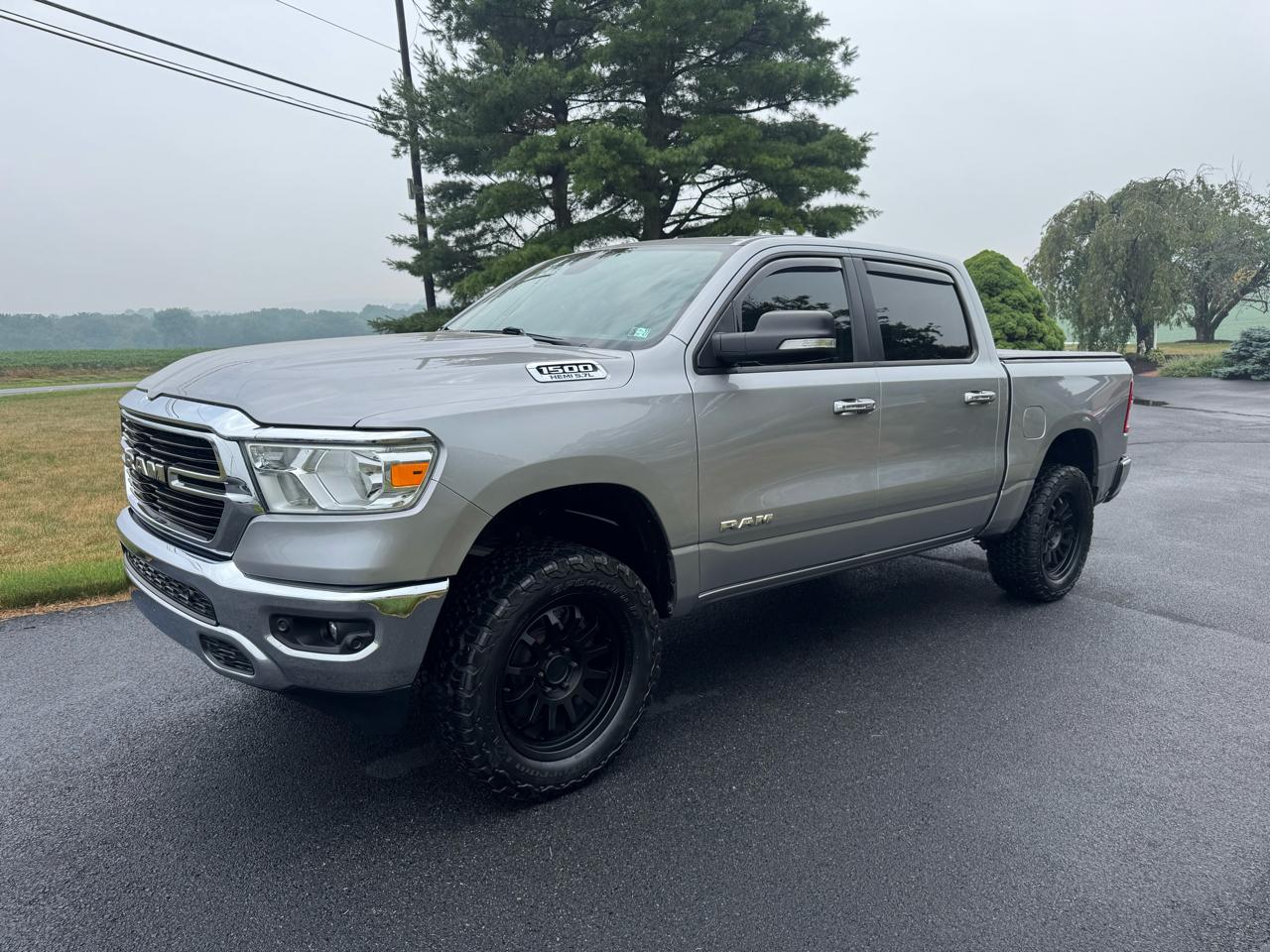 RAM 1500 Big Horn 4x4 Crew Cab 5'7" Box 2020