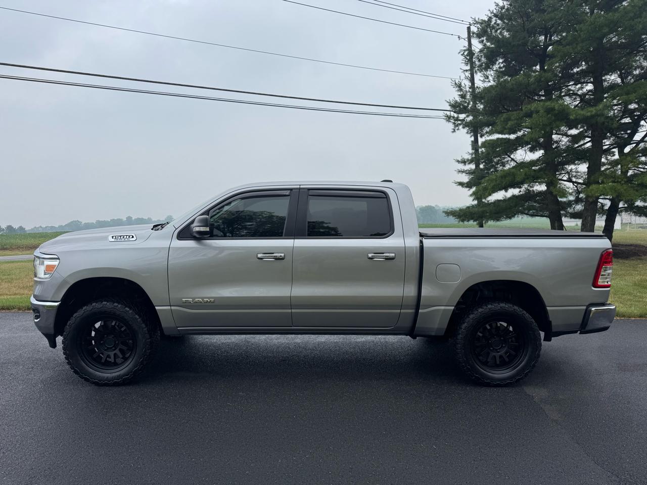 RAM 1500 Big Horn 4x4 Crew Cab 5'7" Box 2020