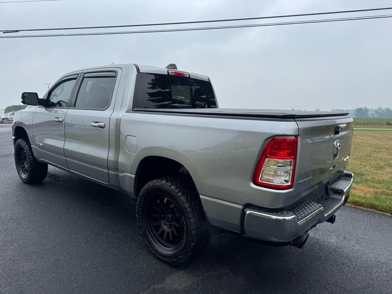 RAM 1500 Big Horn 4x4 Crew Cab 5'7" Box 2020