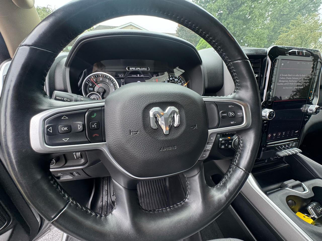 RAM 1500 Big Horn 4x4 Crew Cab 5'7" Box 2020