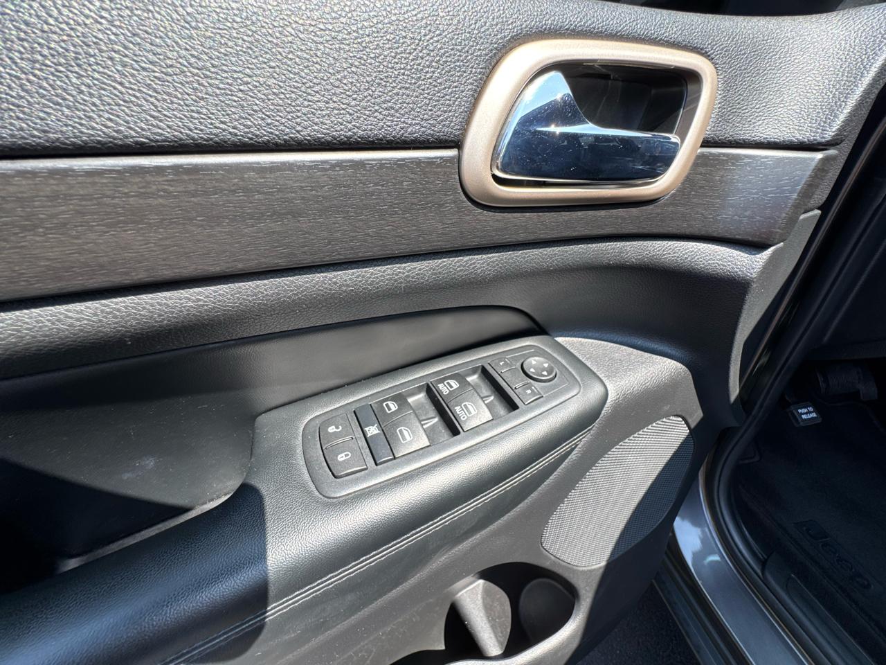 Jeep Grand Cherokee Laredo 4x4 2017