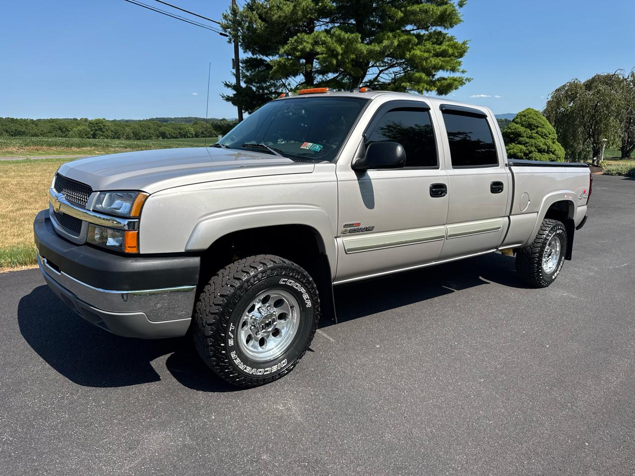 Chevrolet Silverado 2500HD Crew Cab 153" WB 4WD LT 2004