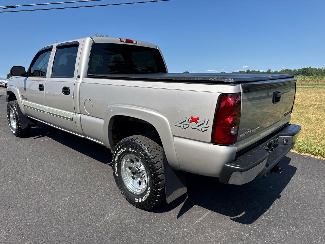 Chevrolet Silverado 2500HD Crew Cab 153" WB 4WD LT 2004