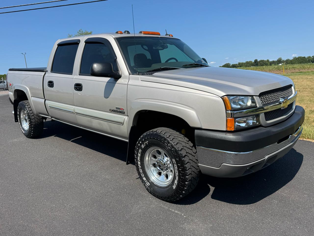 Chevrolet Silverado 2500HD Crew Cab 153" WB 4WD LT 2004