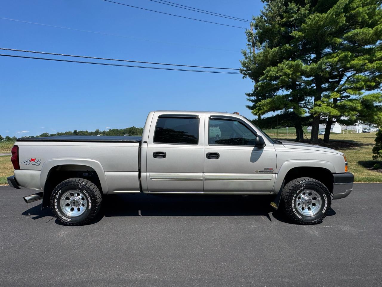 Chevrolet Silverado 2500HD Crew Cab 153" WB 4WD LT 2004