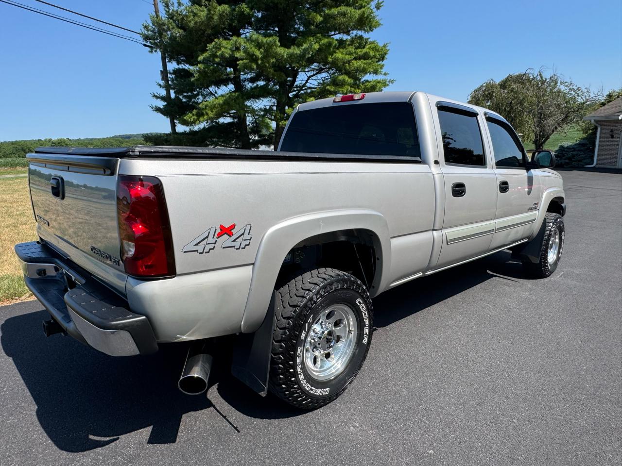 Chevrolet Silverado 2500HD Crew Cab 153" WB 4WD LT 2004