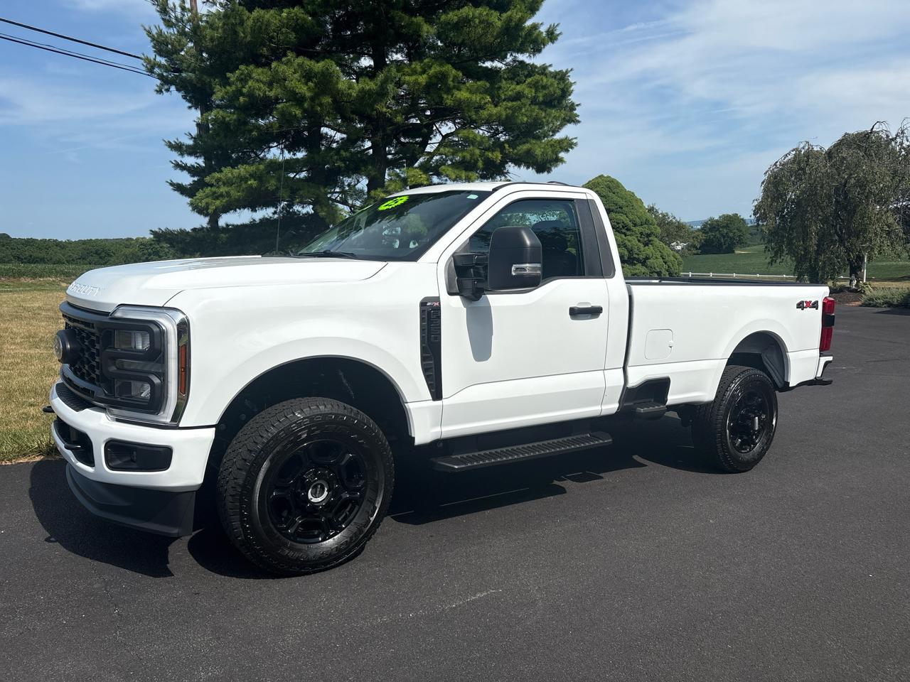 Ford Super Duty F-350 SRW  2025