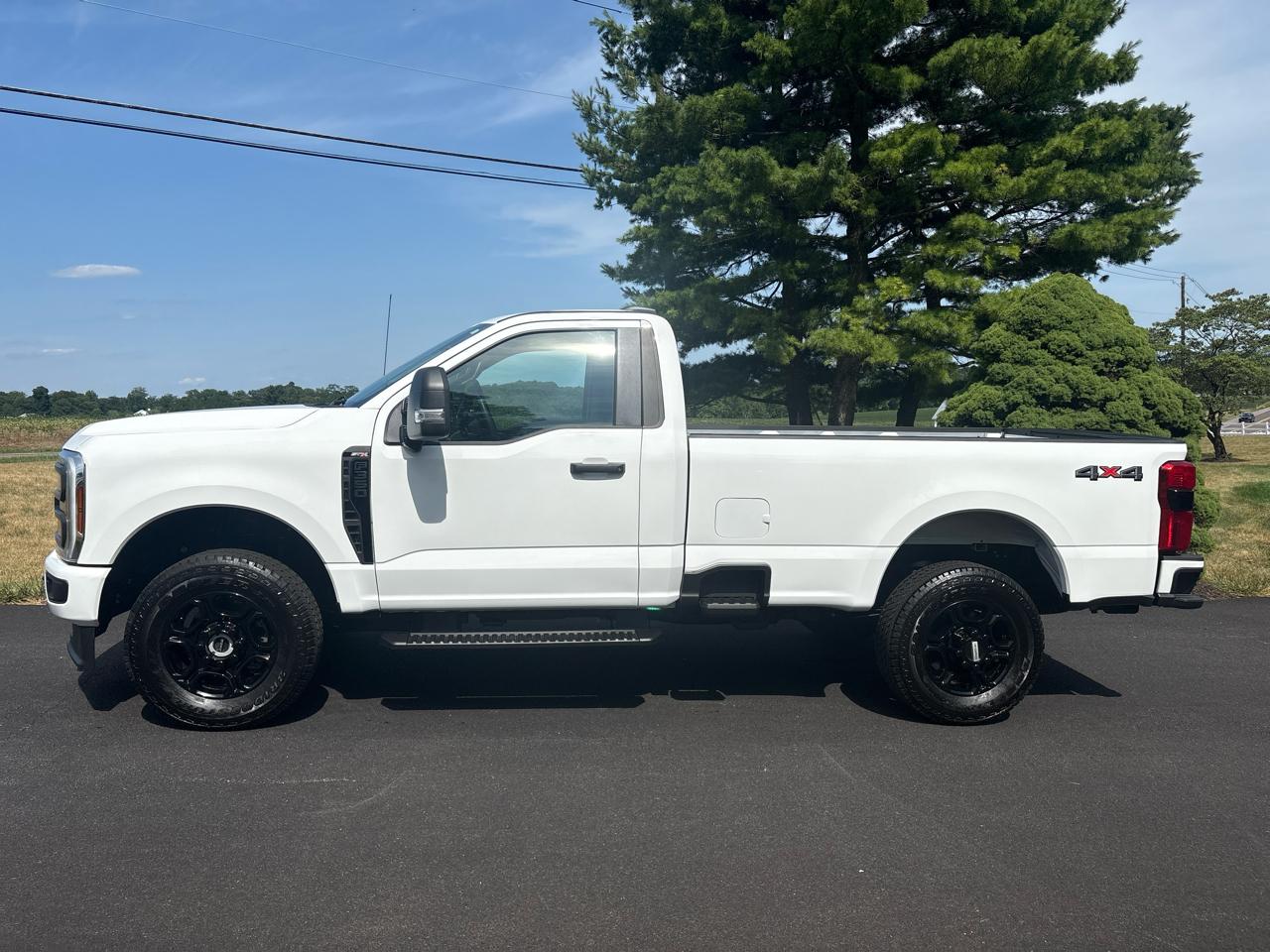 Ford Super Duty F-350 SRW  2025