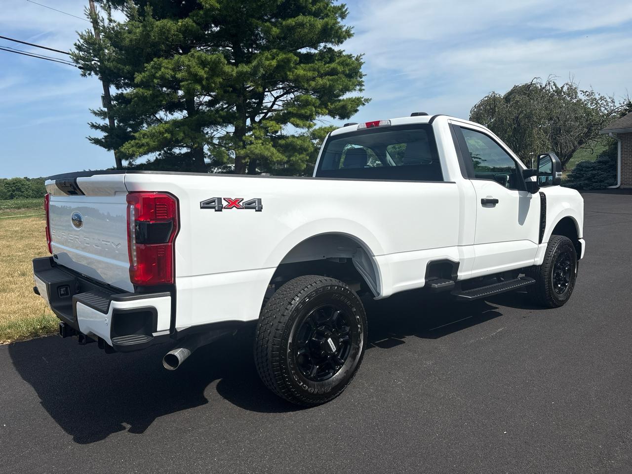 Ford Super Duty F-350 SRW  2025