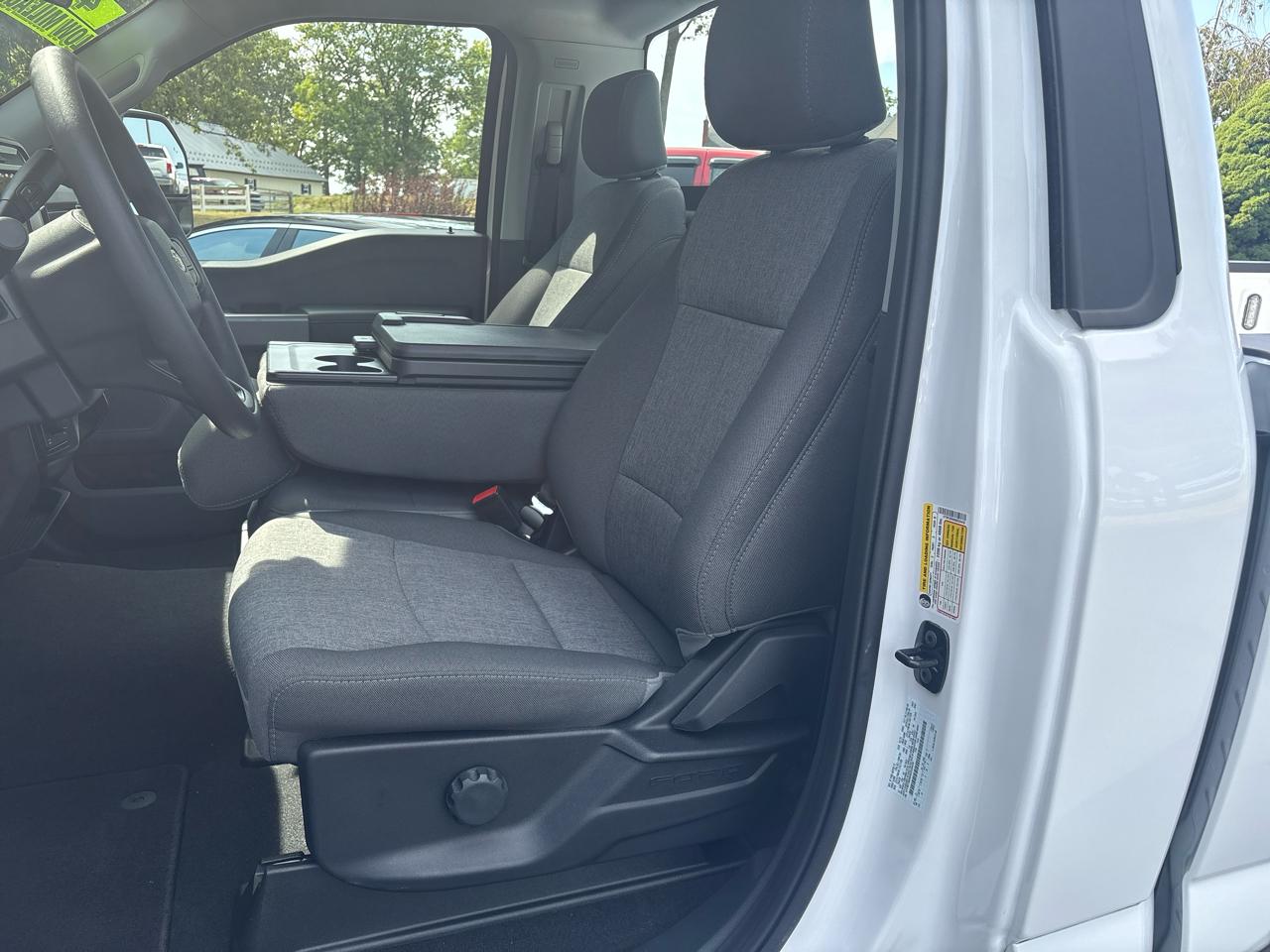 Ford Super Duty F-350 SRW  2025